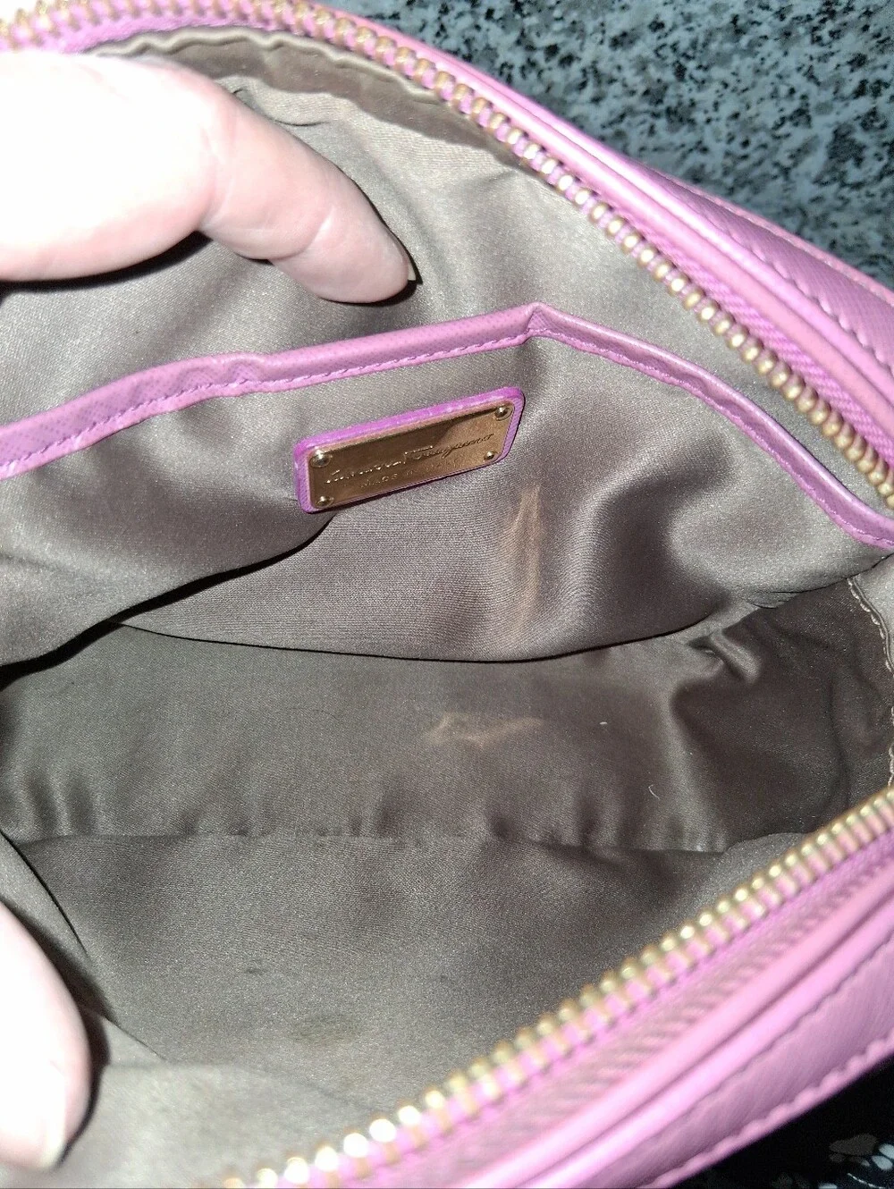Salvatore Ferragamo Lydia bag is crafted from durable Saffiano Leather - Picture 5 of 15